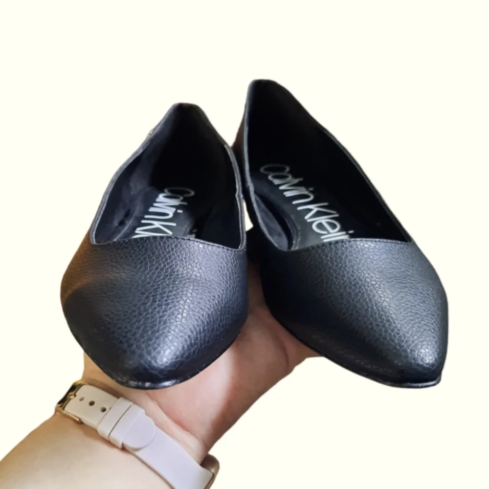 Calvin Klein Emerin Slip On Flats Dress Shoes Point Toe Pebbled Leather Black - Picture 5 of 10